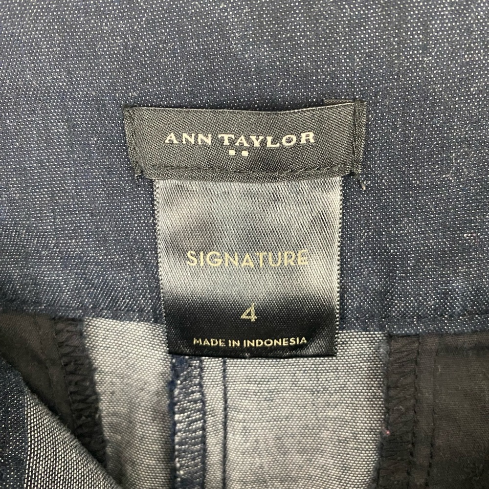 Ann Taylor Chambray Shorts - Picture 4 of 4